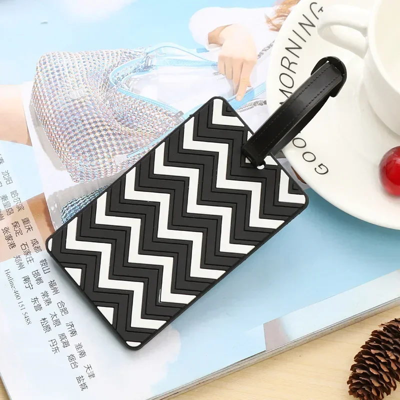 Geometric Luggage Tags for Wom - Travel Accessories Name 评论和价格